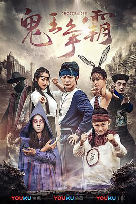 那天突然下暴雨，导演说就在暴雨中拍摄。