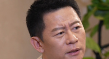 比如在《白蛇：浮生》中，我们把许仙这个角色从传统中比较懦弱的形象变得更加勇敢，希望让当代观众能够更加接受，也让这个故事更加丰满。